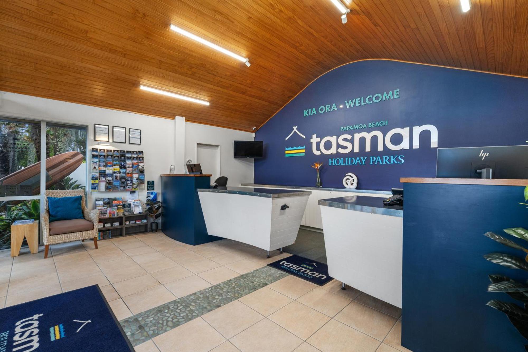 Tasman Holiday Parks - Papamoa Beach Exterior photo Tasman Holiday Parks reception at the Bay of Islands