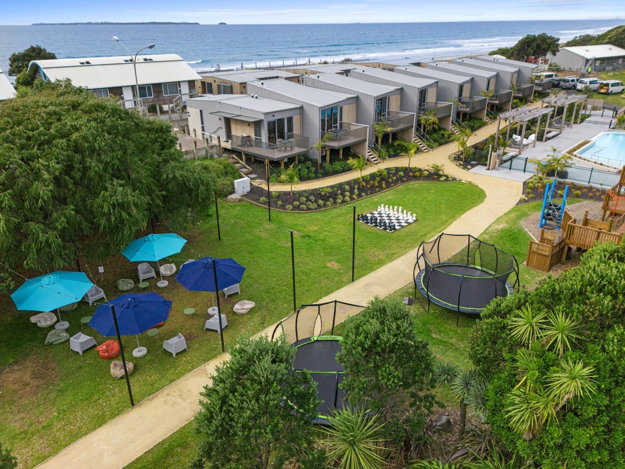 Tasman Holiday Parks - Papamoa Beach Exterior photo Aerial view of the park