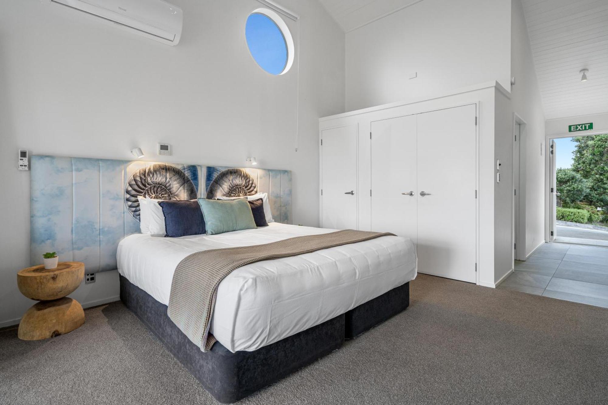 Tasman Holiday Parks - Papamoa Beach Exterior photo A bedroom at the hotel