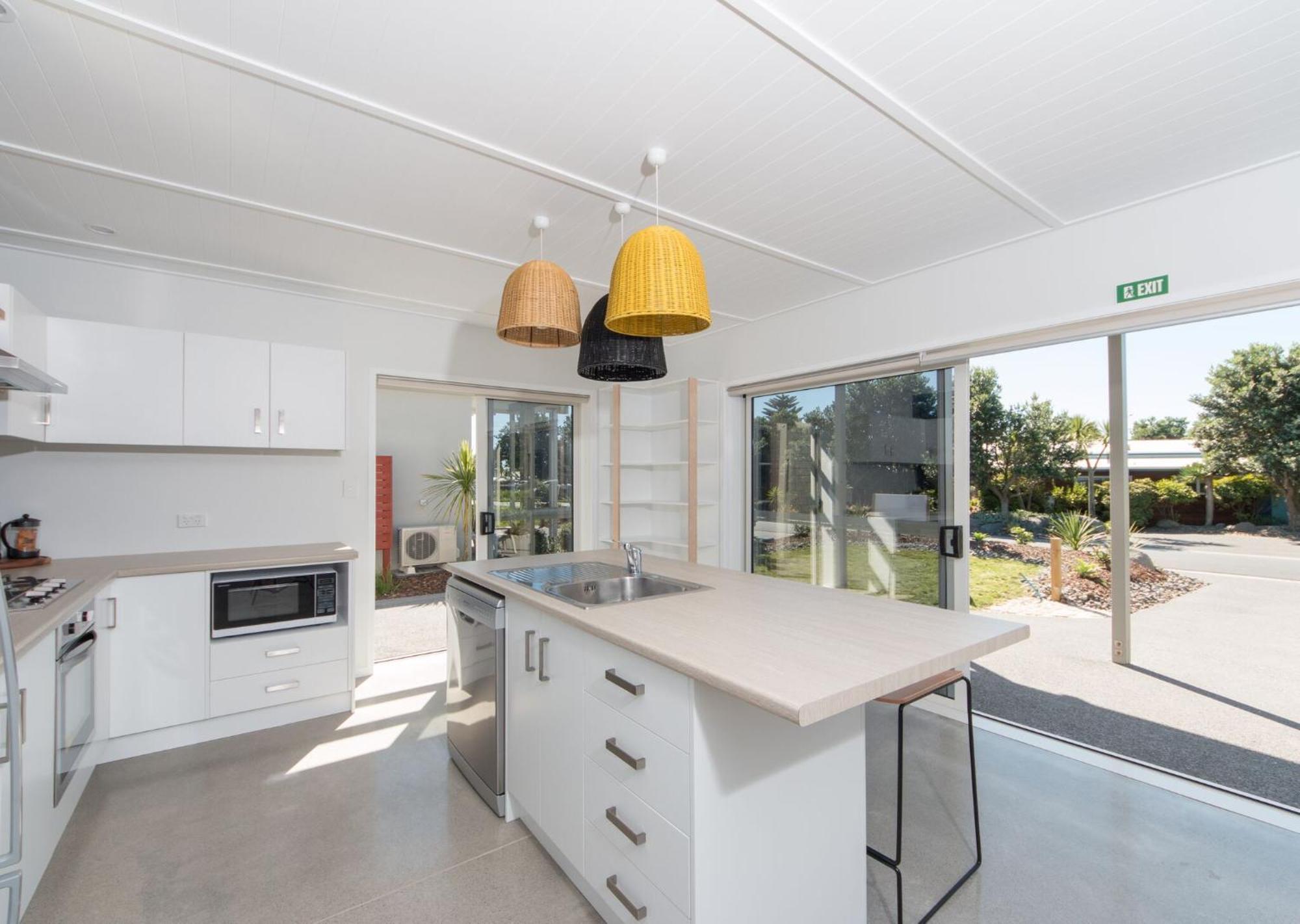 Tasman Holiday Parks - Papamoa Beach Exterior photo A kitchen in a house