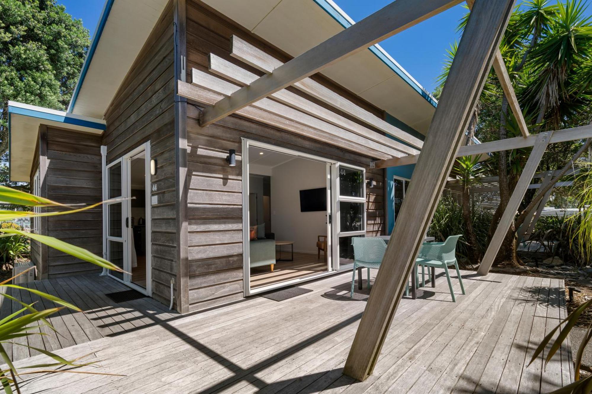 Tasman Holiday Parks - Papamoa Beach Exterior photo The house from the north-east