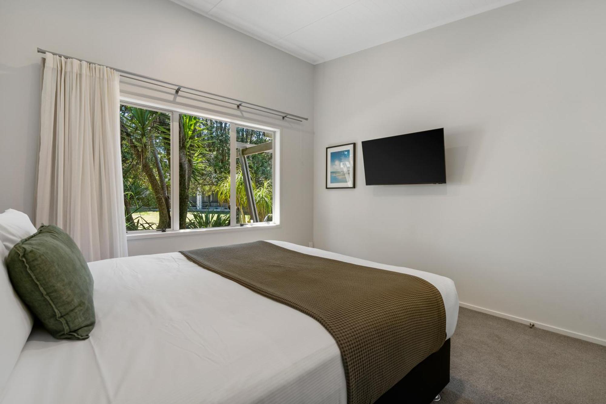 Tasman Holiday Parks - Papamoa Beach Exterior photo A bedroom at the hotel