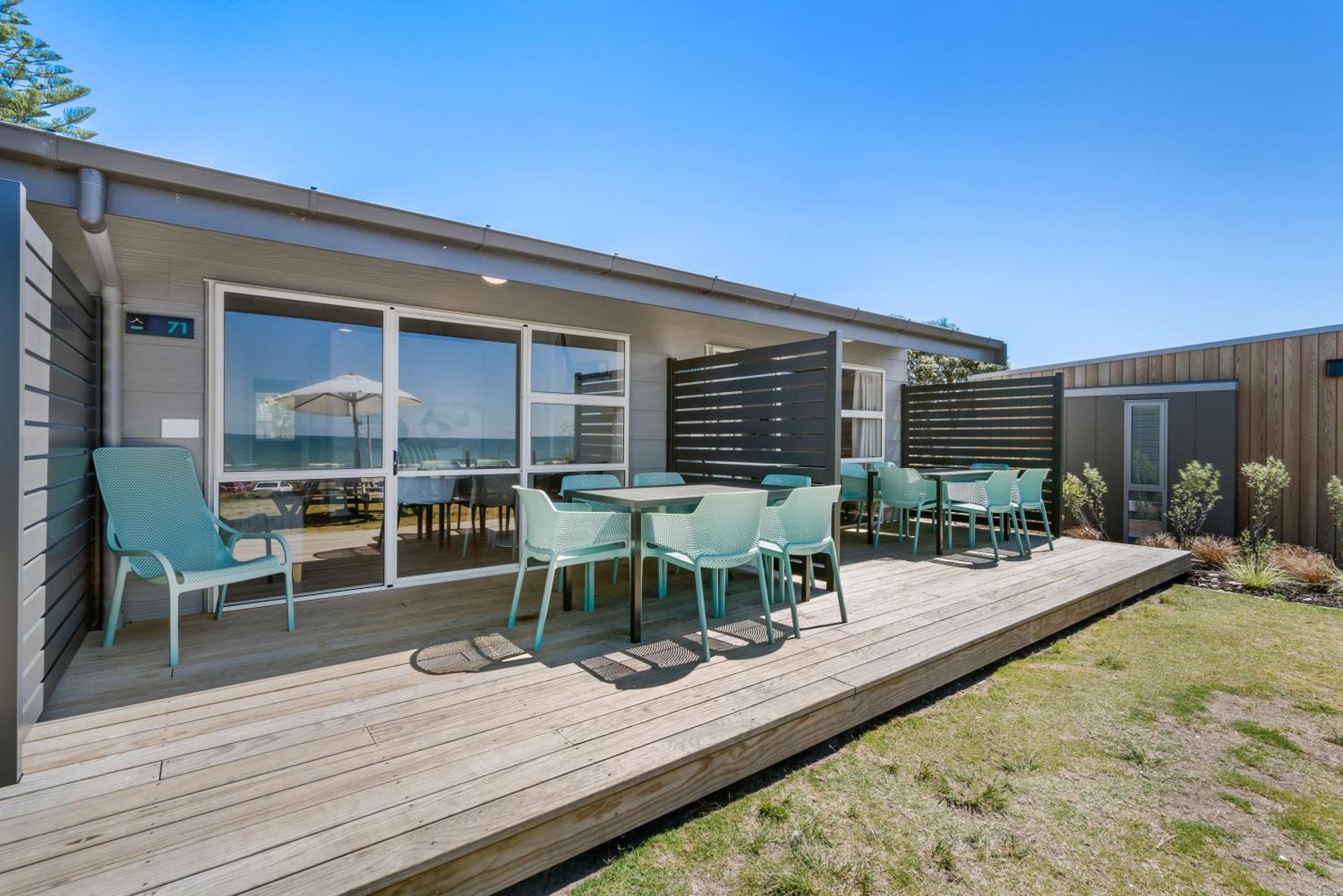 Tasman Holiday Parks - Papamoa Beach Exterior photo The deck at the beach house